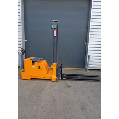 Gerbeur en porte à faux 715 FS 1500 kg