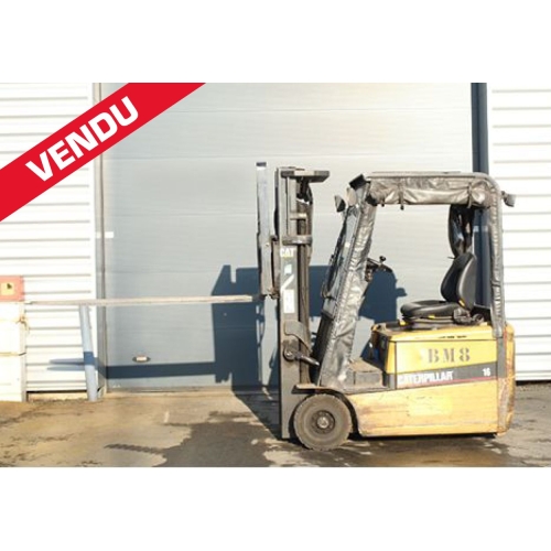 Chariot élévateur CATERPILLAR 1500 kg 48V