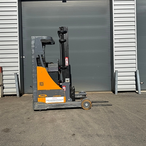 Chariot élévateur à mât rétractable 1400 kg d'occasion